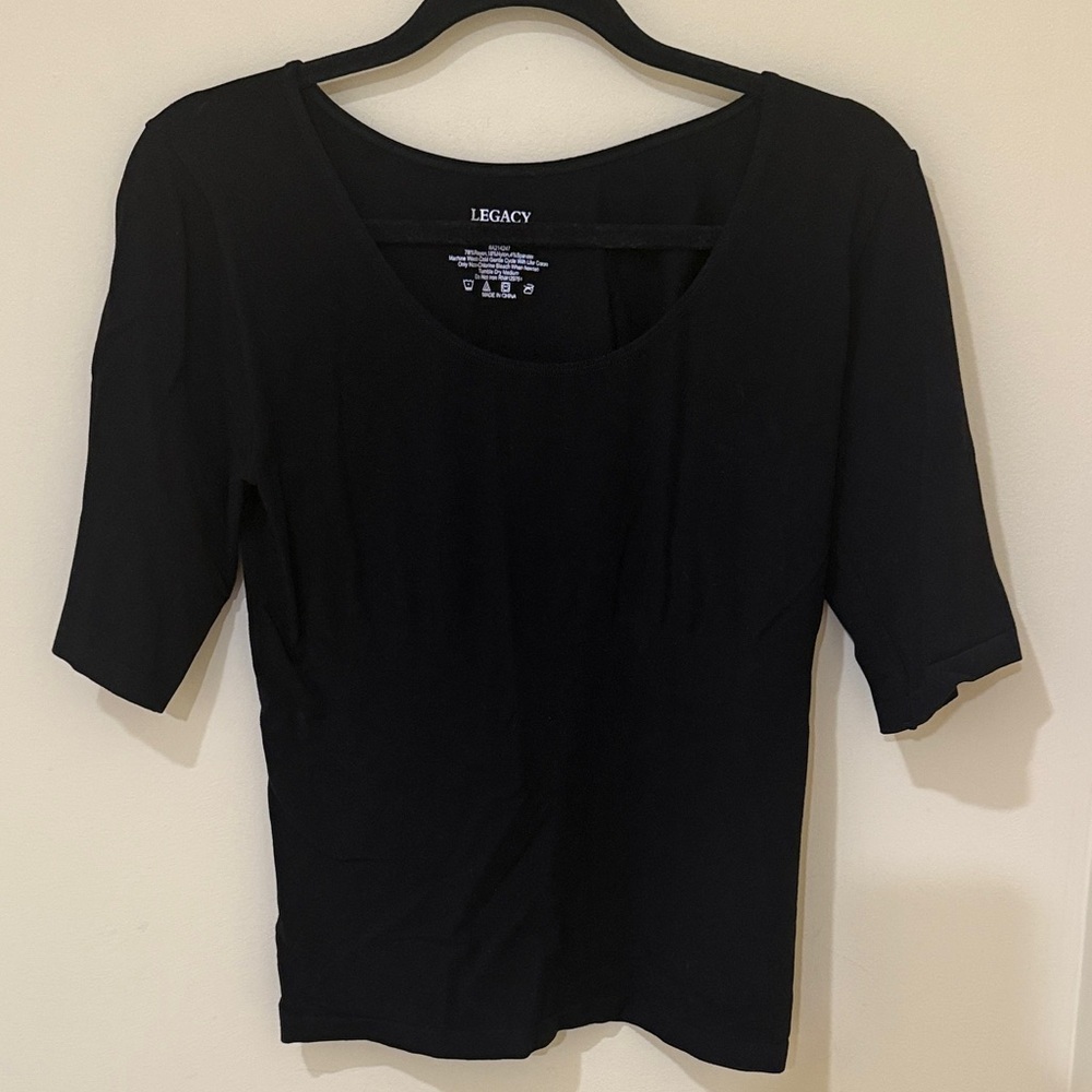 Legacy Women's Classic Slimming Black Short Sleeve Top Size 2XL